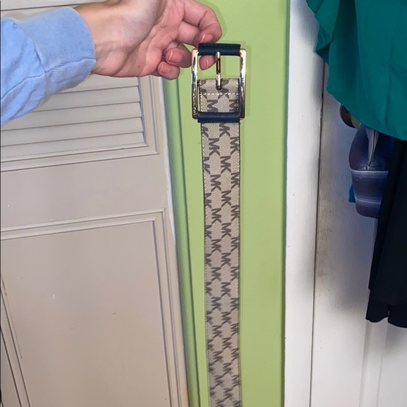 Micheal kors belt - Picture 4 of 4